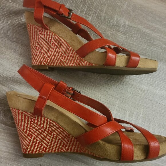 Red Wedge Leather Sandals 7.5, AEROSOLES - Picture 6 of 8